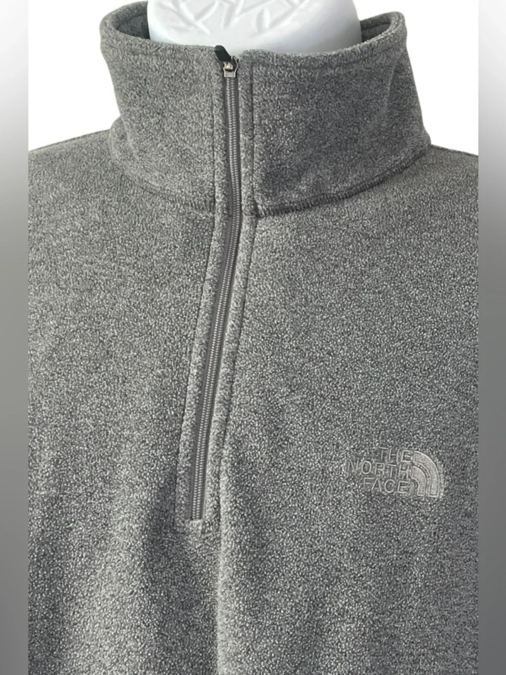 The North Face Gray Fleece Quarter Zip Pullover Men’s Large Jacket Sweater